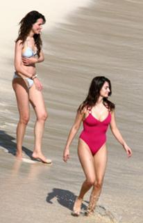 Penélope Cruz feet photo thumbnail