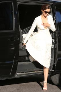Sonam Kapoor feet photo thumbnail