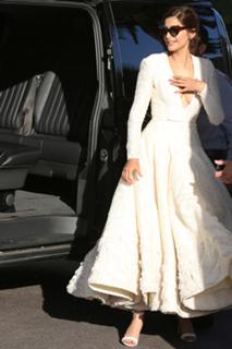 Sonam Kapoor feet photo thumbnail