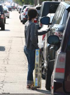 Rachel Bilson feet photo thumbnail