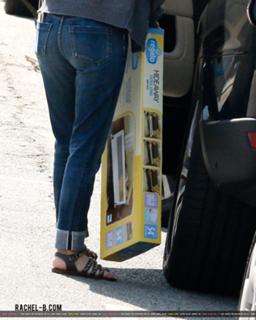 Rachel Bilson feet photo thumbnail