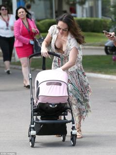 Tamara Ecclestone feet photo thumbnail