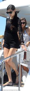 Adriana Lima feet photo thumbnail