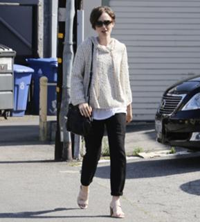 Lily Collins feet photo thumbnail