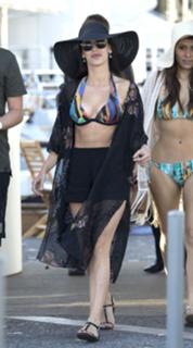 Jessica Lowndes feet photo thumbnail