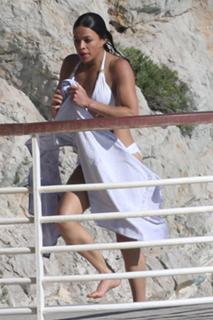 Michelle Rodriguez feet photo thumbnail