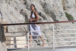 Michelle Rodriguez feet photo thumbnail