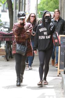 Vanessa Hudgens feet photo thumbnail
