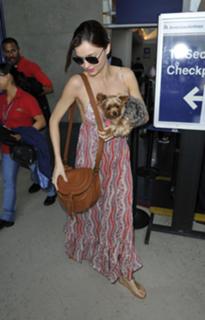 Miranda Kerr feet photo thumbnail
