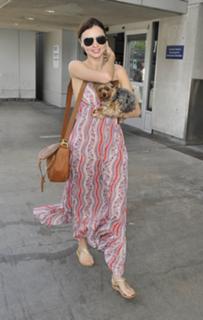 Miranda Kerr feet photo thumbnail