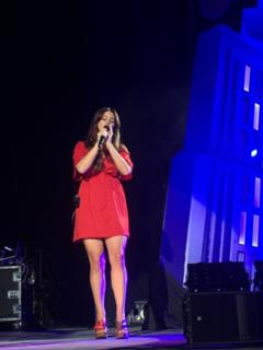 Lana Del Rey feet photo thumbnail