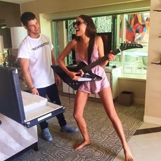 Olivia Culpo feet photo thumbnail