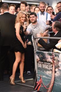 Kylie Minogue feet photo thumbnail