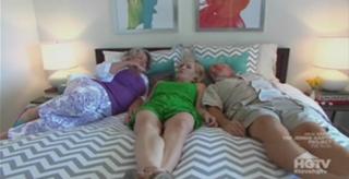 Jennie Garth feet photo thumbnail
