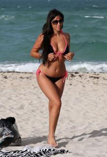 Claudia Romani feet photo thumbnail