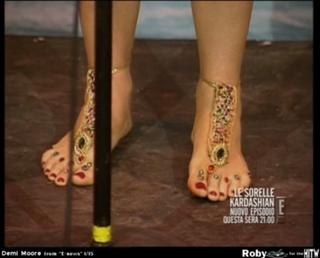 Demi Moore feet photo thumbnail
