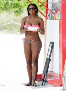 Serena Williams feet photo thumbnail