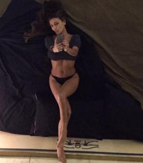 Cristina Buccino feet photo thumbnail