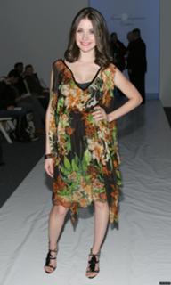 Alison Brie feet photo thumbnail