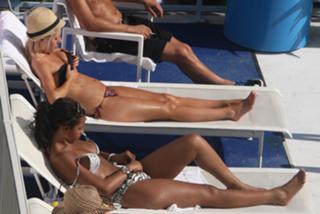 Rochelle Humes feet photo thumbnail