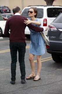 Natalie Portman feet photo thumbnail
