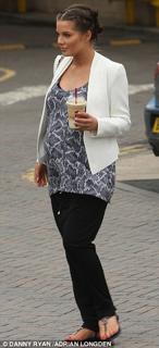 Helen Flanagan feet photo thumbnail