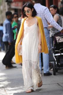 Vanessa Hudgens feet photo thumbnail
