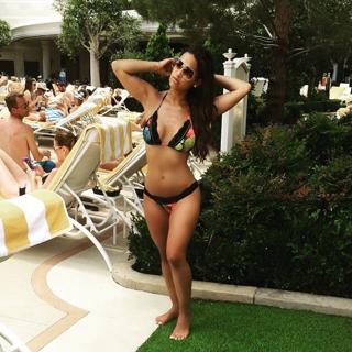 Rocsi Diaz feet photo thumbnail