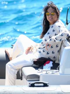 Michelle Rodriguez feet photo thumbnail
