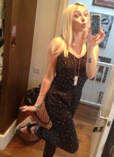 Fearne Cotton feet photo thumbnail
