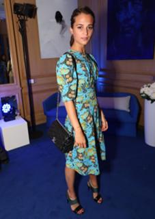 Alicia Vikander feet photo thumbnail