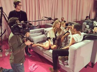 Doutzen Kroes feet photo thumbnail