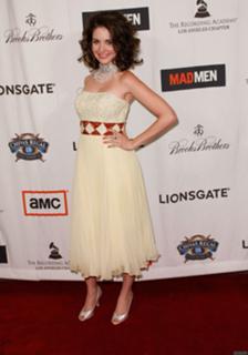 Alison Brie feet photo thumbnail