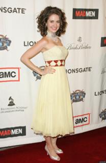 Alison Brie feet photo thumbnail