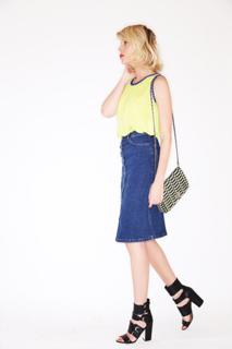 Alessia Marcuzzi feet photo thumbnail