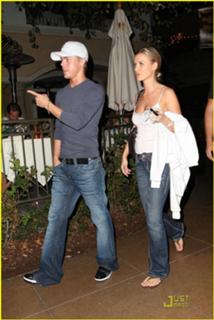 Joanna Krupa feet photo thumbnail
