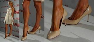 Paris Hilton feet photo thumbnail