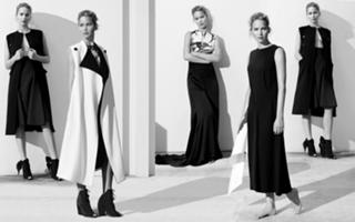 Jennifer Lawrence feet photo thumbnail