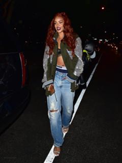 Rihanna feet photo thumbnail