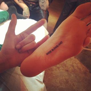 Cara Delevingne feet photo thumbnail