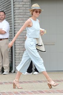 Diane Kruger feet photo thumbnail