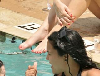 Lady Gaga feet photo thumbnail