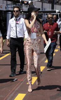 Kendall Jenner feet photo thumbnail