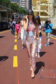 Kendall Jenner feet photo thumbnail