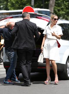 Michelle Hunziker feet photo thumbnail