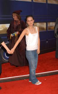 Natalie Portman feet photo thumbnail