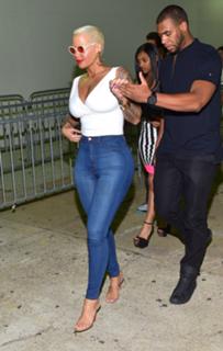 Amber Rose feet photo thumbnail