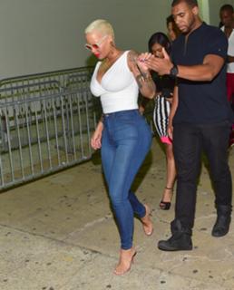 Amber Rose feet photo thumbnail