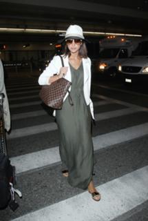 Lucy Mecklenburgh feet photo thumbnail