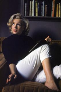 Marilyn Monroe feet photo thumbnail